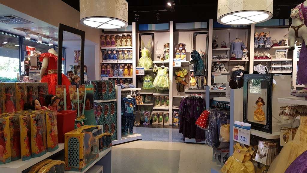 Disney Store | 1 Premium, Outlet Blvd, Wrentham, MA 02093, USA | Phone: (508) 384-2858