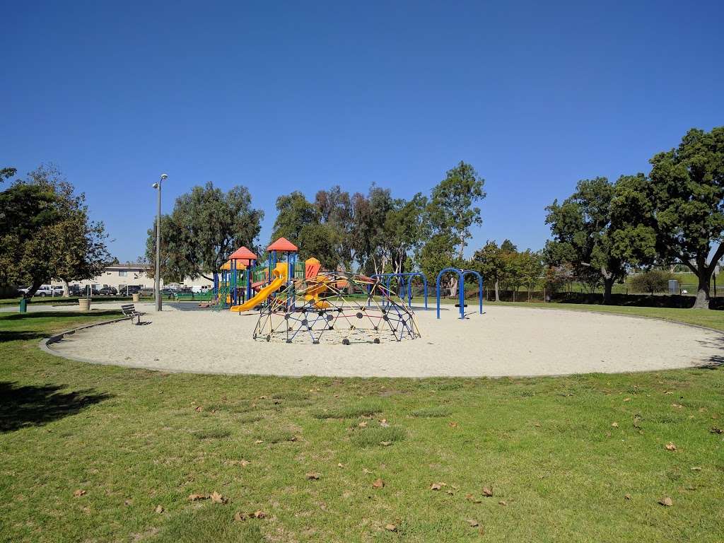 Cascade Park | 14100 Cascade St, Westminster, CA 92683, USA | Phone: (714) 898-3311