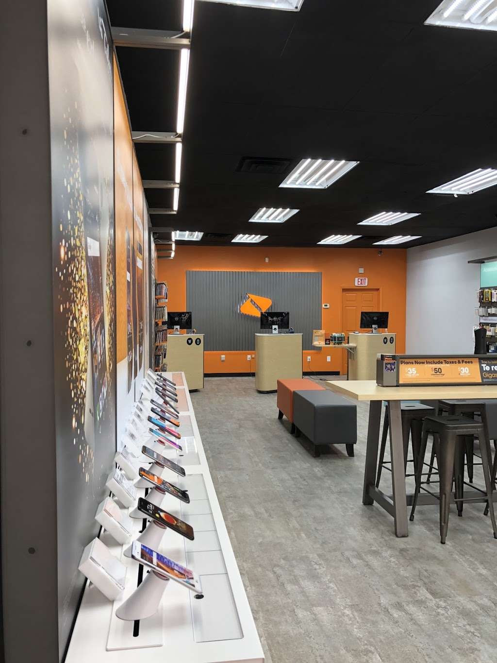 Boost Mobile | 12227 Lake June Rd #300, Balch Springs, TX 75180, USA | Phone: (972) 288-7400