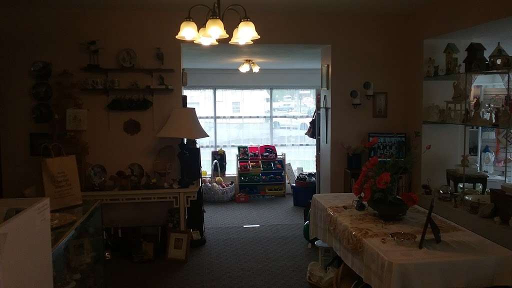 Kings Corner Gift And Thrift | 5704 Allentown Pike, Reading, PA 19605, USA | Phone: (484) 671-2210