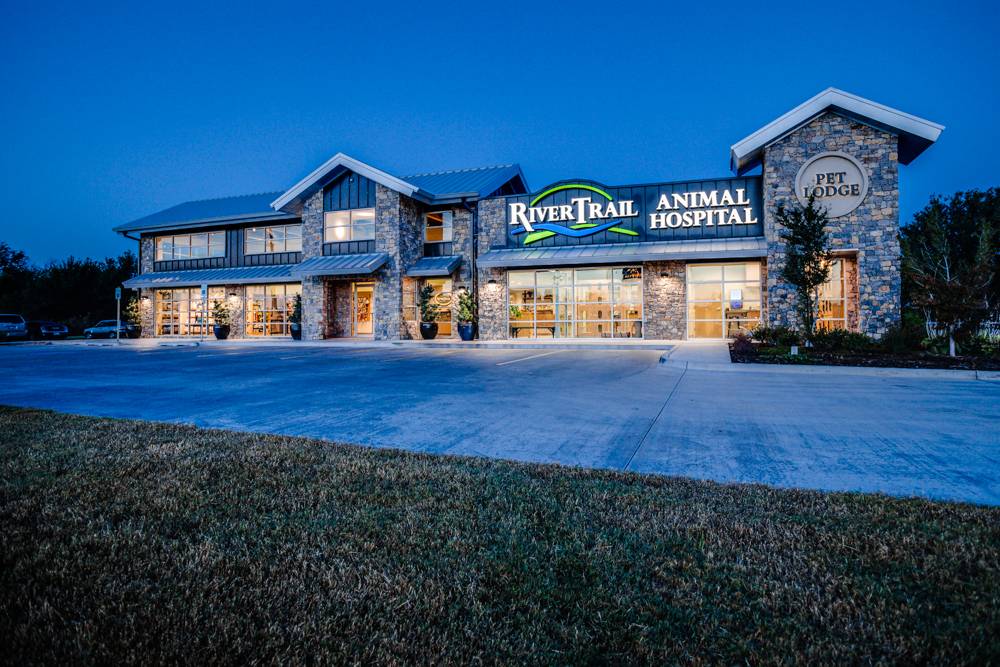 River Trail Animal Hospital and Pet Lodge | 10102 Riverside Pkwy, Tulsa, OK 74137, USA | Phone: (918) 728-7494
