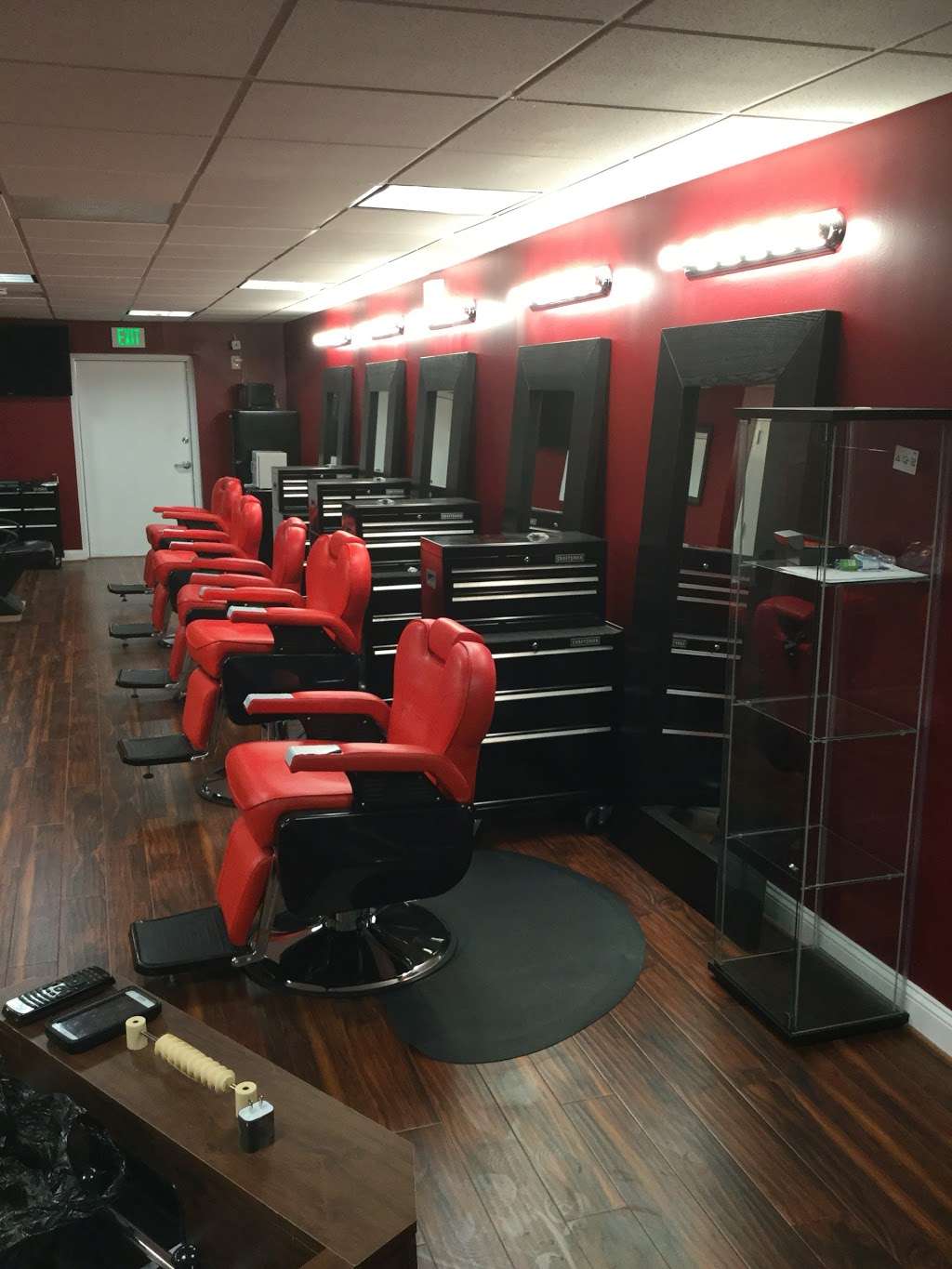 Vinces Barber Shop | 5500 Sinclair Ln, Baltimore, MD 21206, USA | Phone: (410) 488-4746