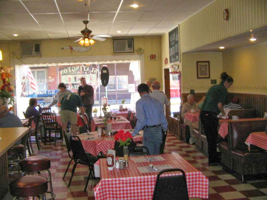 Slatington Diner | 662 Main St, Slatington, PA 18080, USA | Phone: (610) 767-4422