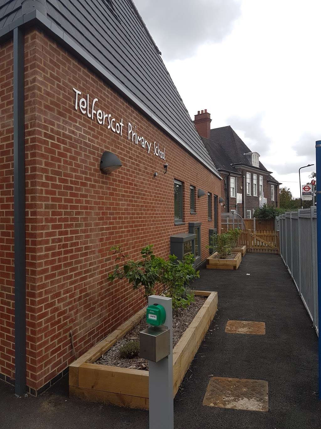 Telferscot Primary School | Telferscot Rd, London SW12 0HW, UK | Phone: 020 8673 7362
