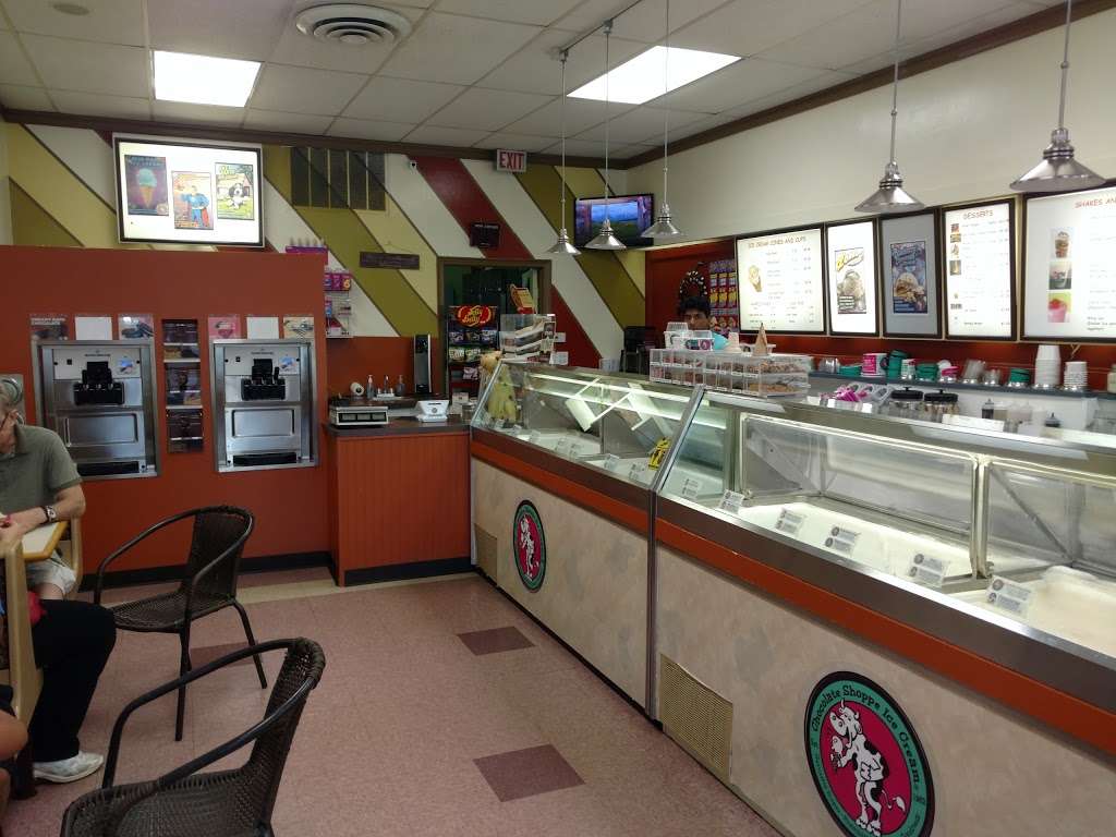 Chocolate Shoppe Ice Cream Skokie | 4041 Dempster Street, Skokie, IL 60076, USA | Phone: (847) 674-2900