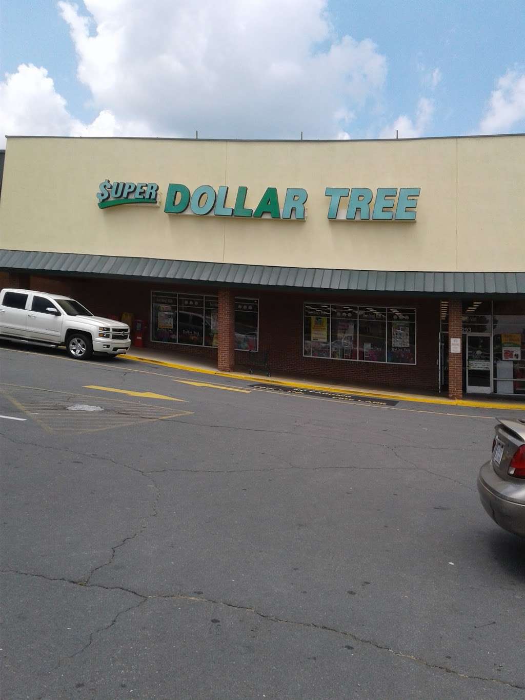 Dollar Tree | 293 E 22nd St, Kannapolis, NC 28083, USA | Phone: (704) 925-6018