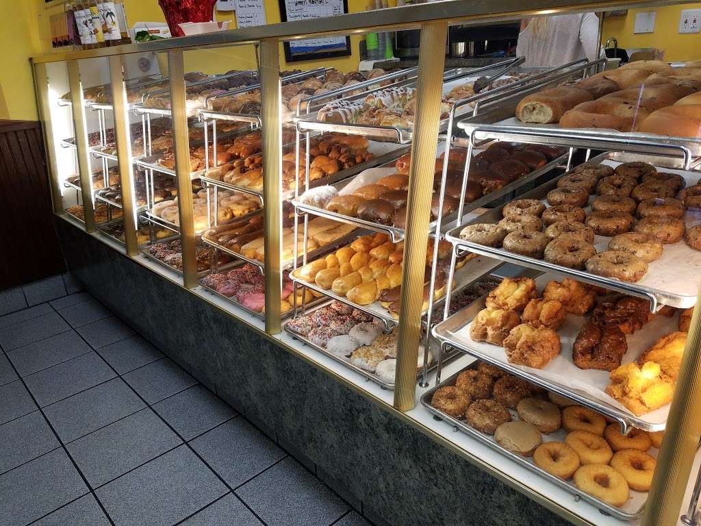 Surfin Donuts | 24451 Alicia Pkwy #5, Mission Viejo, CA 92691, USA | Phone: (949) 699-4926