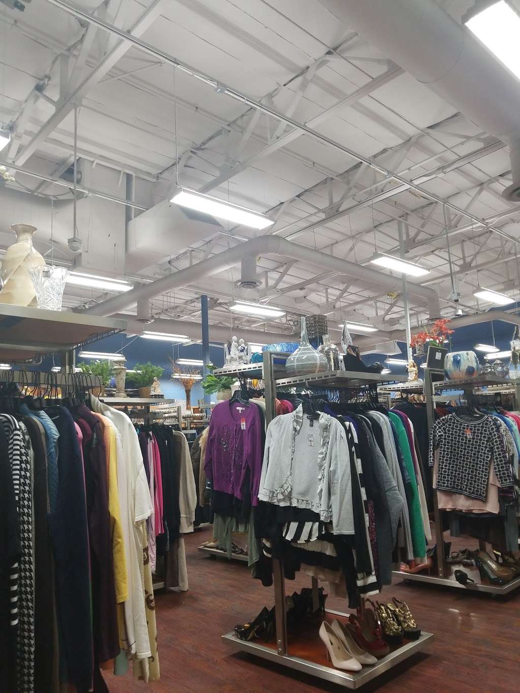 Goodwill Deja Blue Boutique | 10300 W Charleston Blvd, Las Vegas, NV 89135, USA | Phone: (702) 586-1100