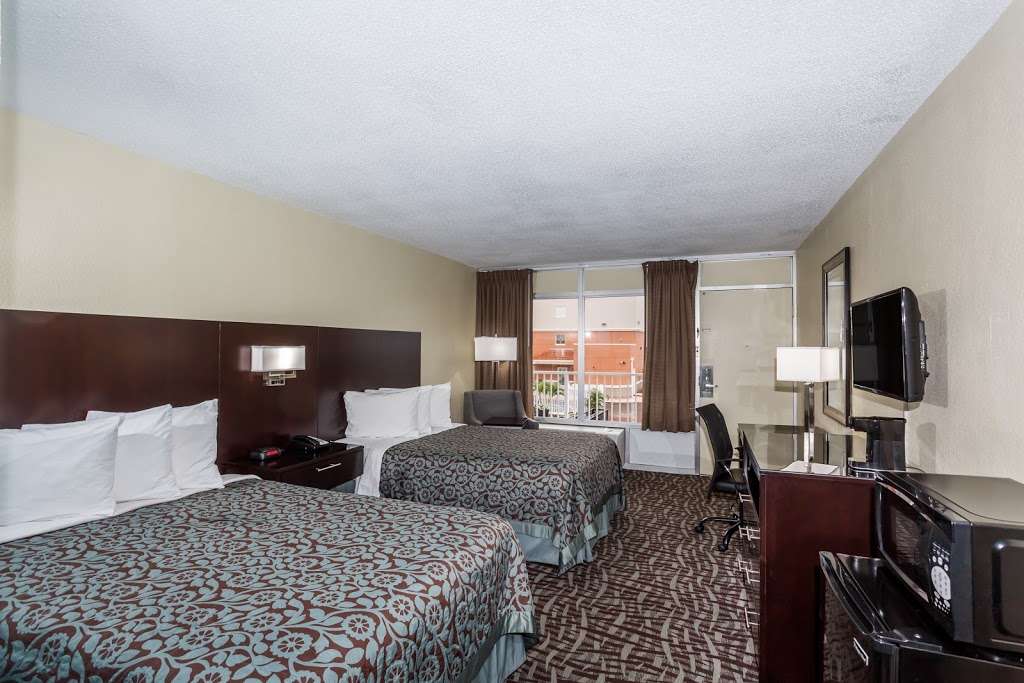 Days Inn by Wyndham Melbourne | 4500 W New Haven Ave, Melbourne, FL 32904, USA | Phone: (321) 837-9023