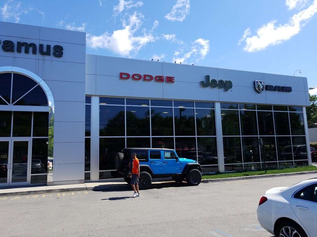 Chrysler Dodge Jeep of Paramus | 315 NJ-4, Paramus, NJ 07652, USA | Phone: (855) 728-9068