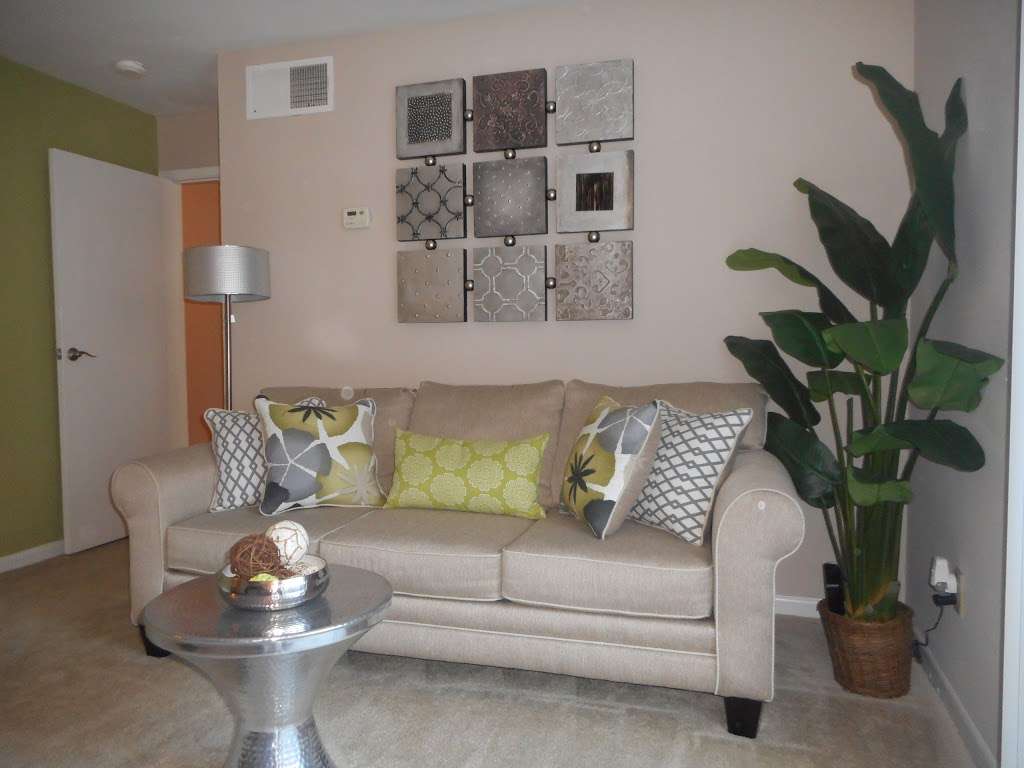 Walden Pond Apartments | 12850 Whittington Dr, Houston, TX 77077, USA | Phone: (281) 497-7317