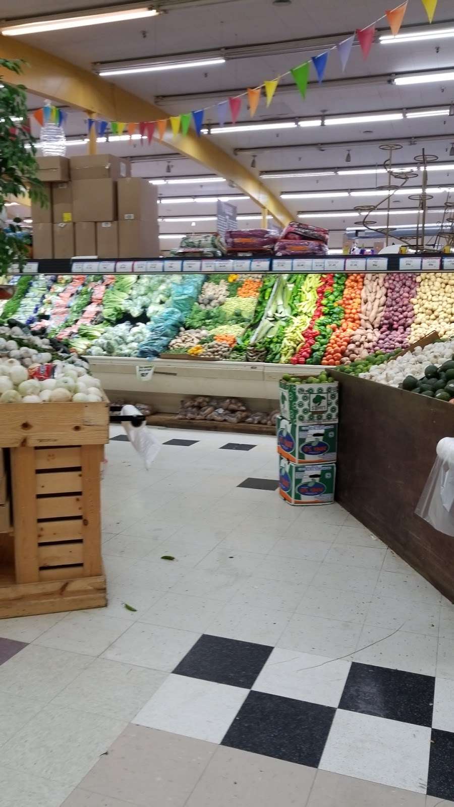 El Rio Bravo Supermarket | 11 S 10th St, Kansas City, KS 66102, USA | Phone: (913) 281-7705
