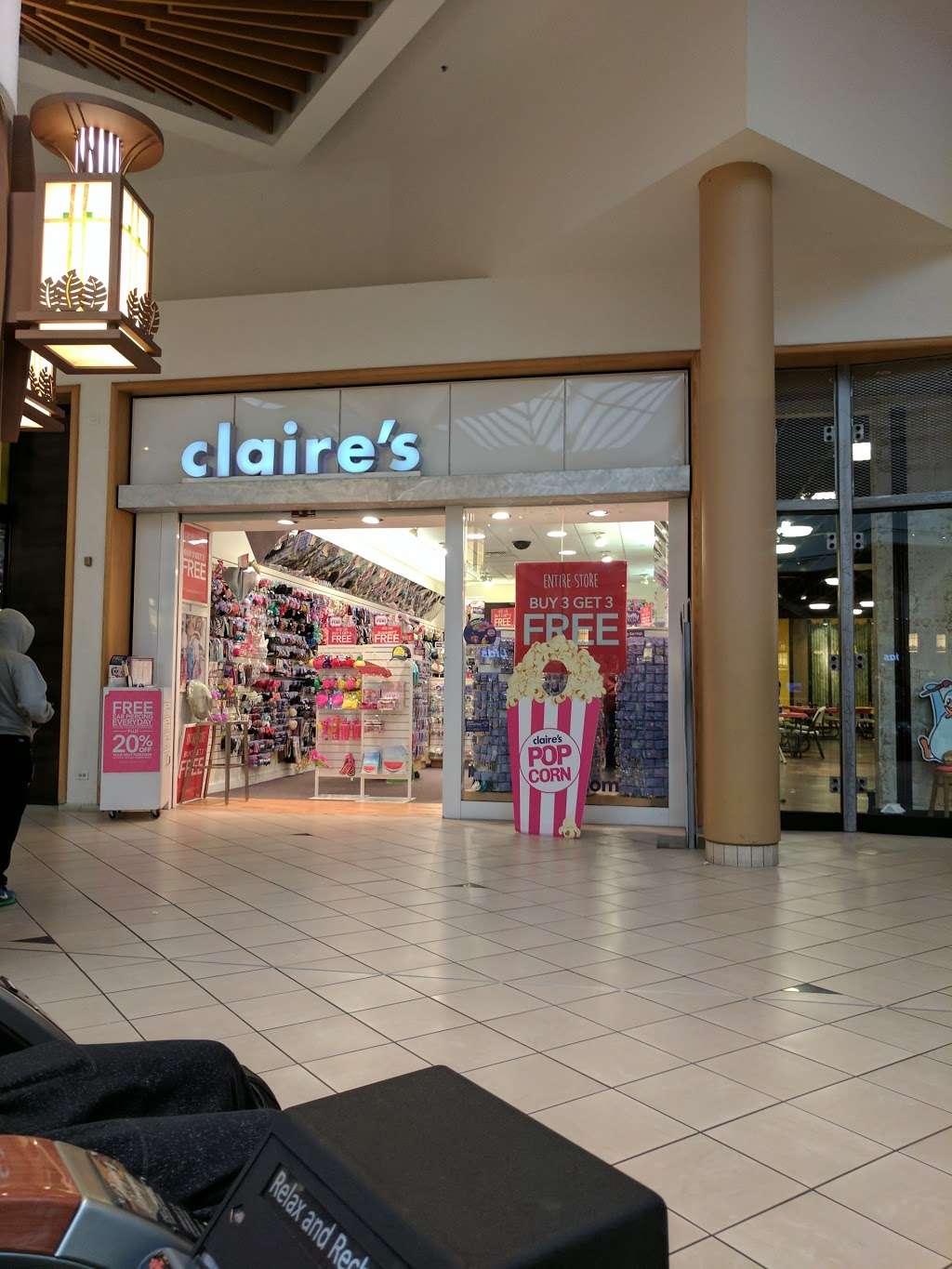 Claires | 902 Stratford Dr, Bloomingdale, IL 60108, USA | Phone: (630) 307-7753