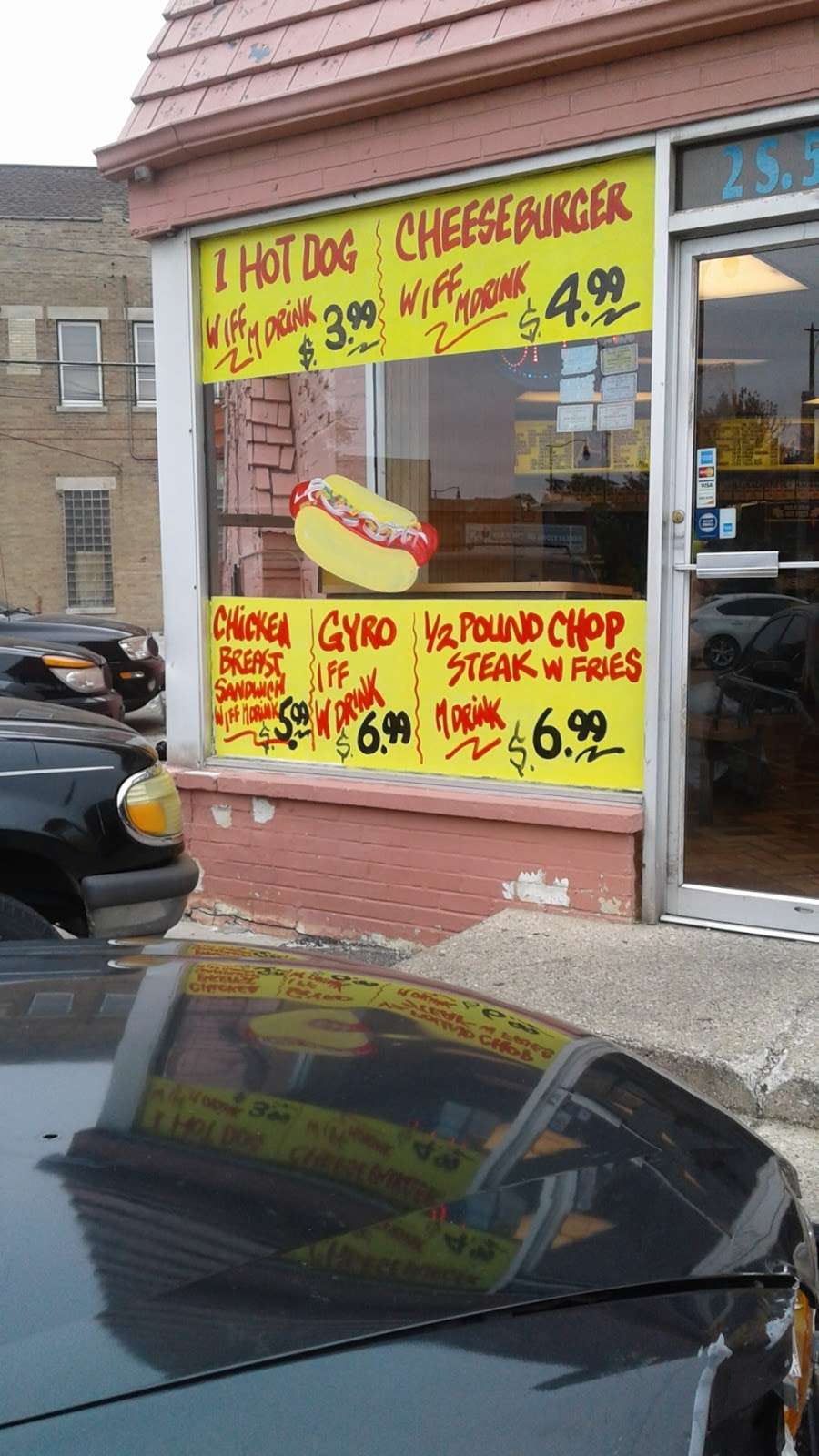 Maywood Express | 2 S 5th Ave, Maywood, IL 60153, USA | Phone: (708) 681-1194