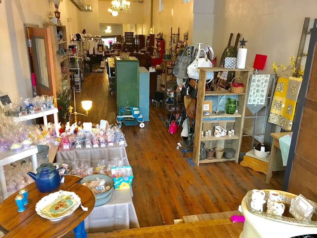 Waynesboro Pickers Emporium | 1511 E Main St, Waynesboro, PA 17268, USA | Phone: (717) 655-7063