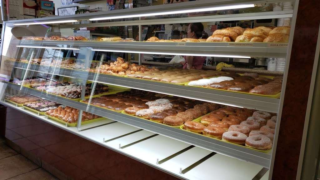 Donuts Xpress | 2598 S Archibald Ave F, Ontario, CA 91761, USA | Phone: (909) 947-3100