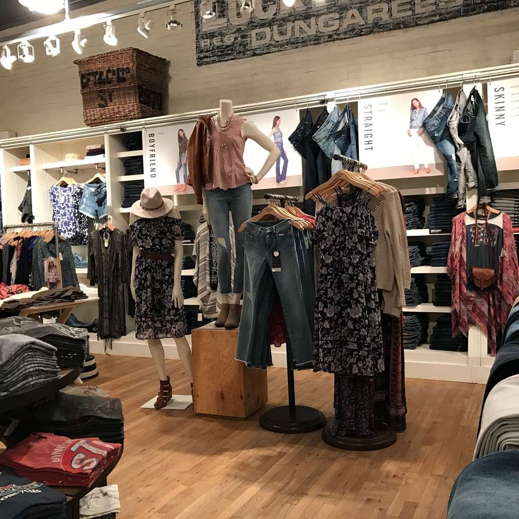 Lucky Brand | 500 Route 73 South, Space A-17, Marlton, NJ 08053, USA | Phone: (856) 985-9570