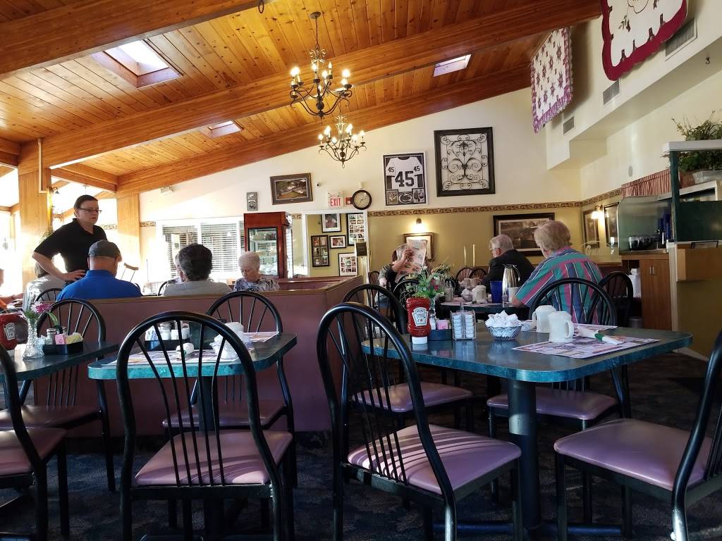 Guss Keystone Family Restaurant | 1050 W Main St, Mount Joy, PA 17552, USA | Phone: (717) 653-2140
