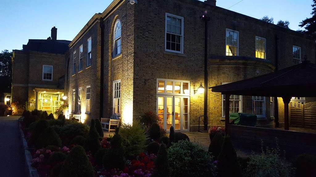 Orsett Hall Hotel, Restaurant & Spa | Prince Charles Ave, Orsett, Grays RM16 3HS, UK | Phone: 01375 891402