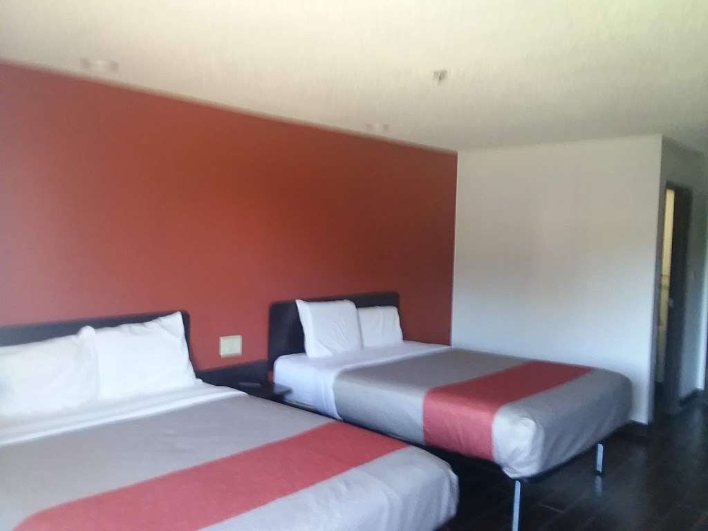 Motel 6 Franklin IN | 188 N Lovers Ln, Franklin, IN 46131, USA | Phone: (317) 738-0888