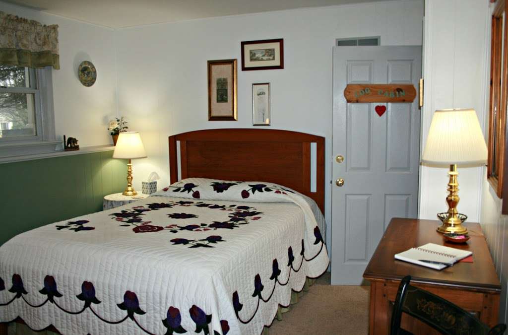 Carriage Corner Bed and Breakfast | 3705 E Newport Rd, Gordonville, PA 17529, USA | Phone: (717) 768-3059