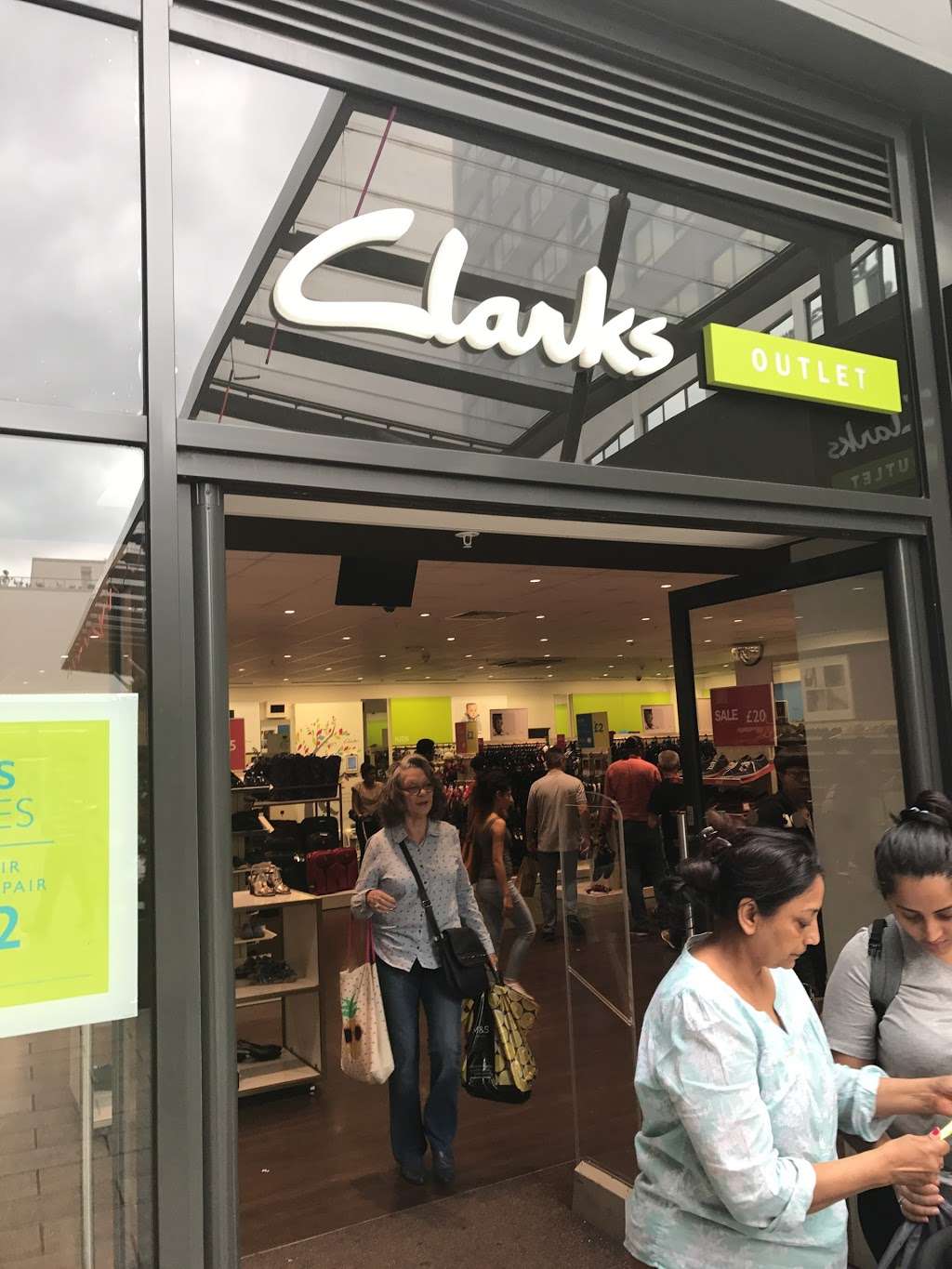 Clarks Outlet Store | 67/83 Seven Sisters Rd, London N7 6BU, UK | Phone: 020 7281 9364