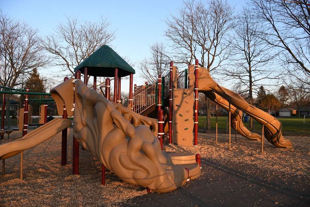 Indian Ridge Park | 3323 Walters Ave, Northbrook, IL 60062, USA