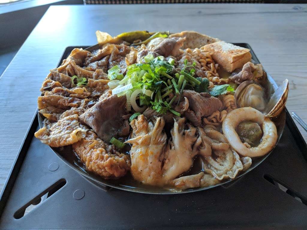 Boiling Point | 19600 Vallco Pkwy, Cupertino, CA 95014, USA | Phone: (408) 273-9088