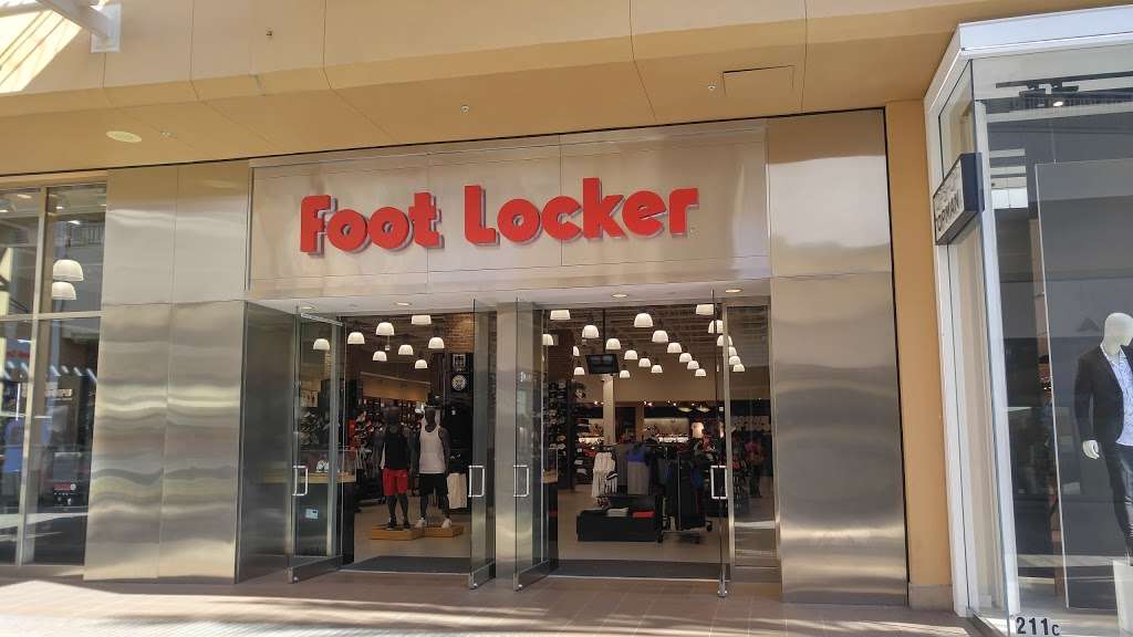 House of Hoops by Foot Locker | 7007 Friars Rd Space 213, San Diego, CA 92108, USA | Phone: (619) 296-1657