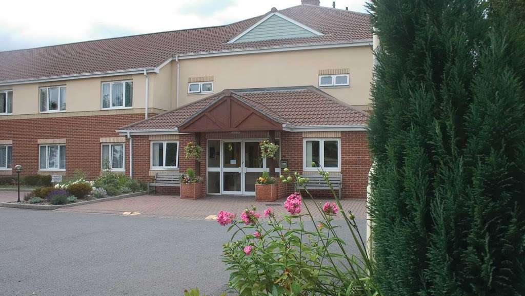 Anchor - Oakleigh care home | Evelyn Gardens, Godstone RH9 8BD, UK | Phone: 0800 085 4214