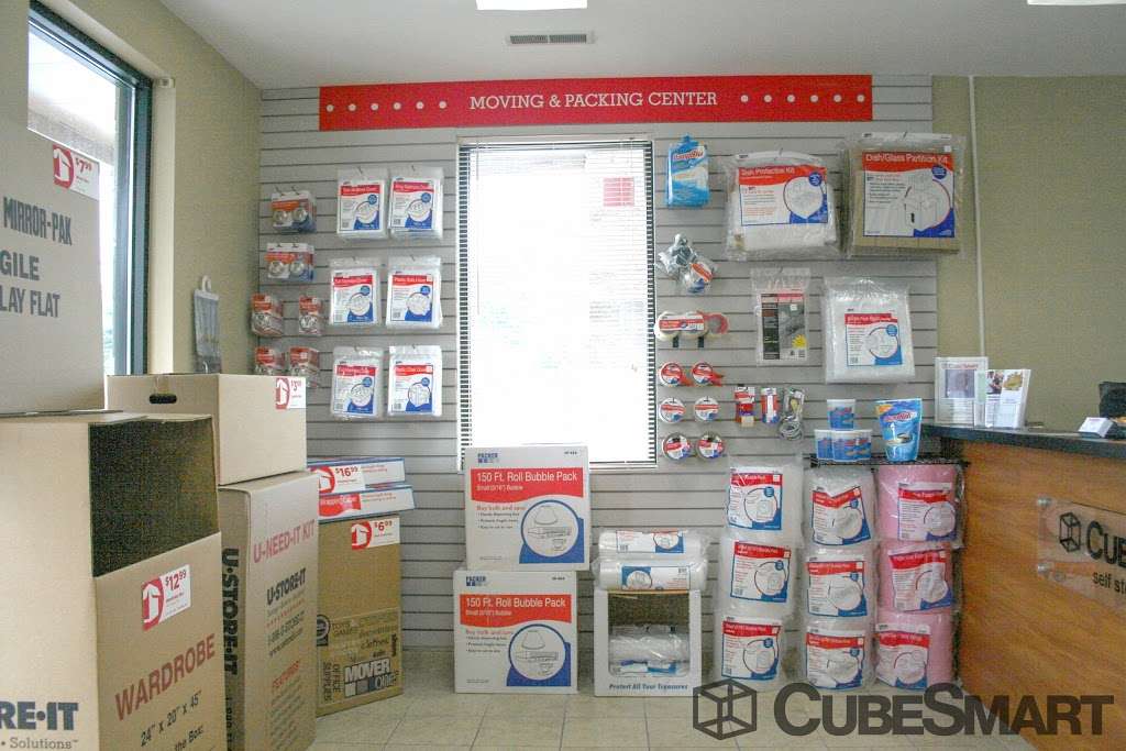CubeSmart Self Storage | 8001 Snouffer School Rd, Gaithersburg, MD 20879, USA | Phone: (301) 990-9101