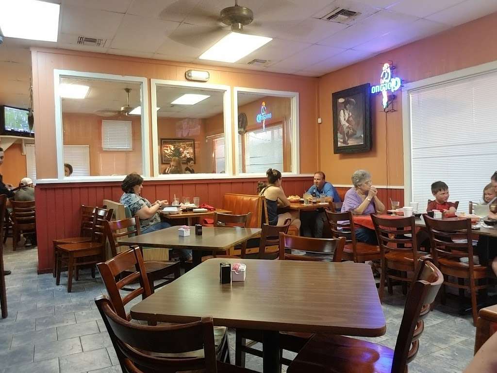 Lupes Mexican Cafe | Lupes Mexican Cafe, 1031 Main St, East Bernard, TX 77435, USA | Phone: (979) 335-4313