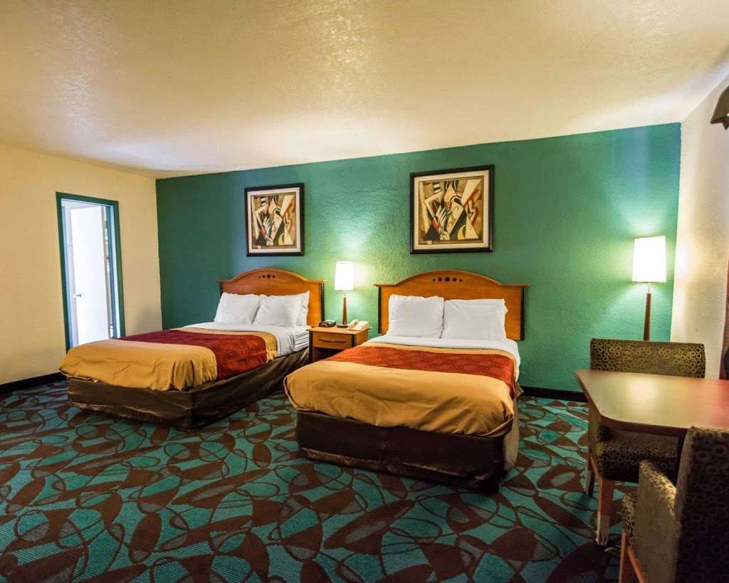 Econo Lodge | 1725 Taft St, Hollywood, FL 33020, USA | Phone: (954) 920-3001