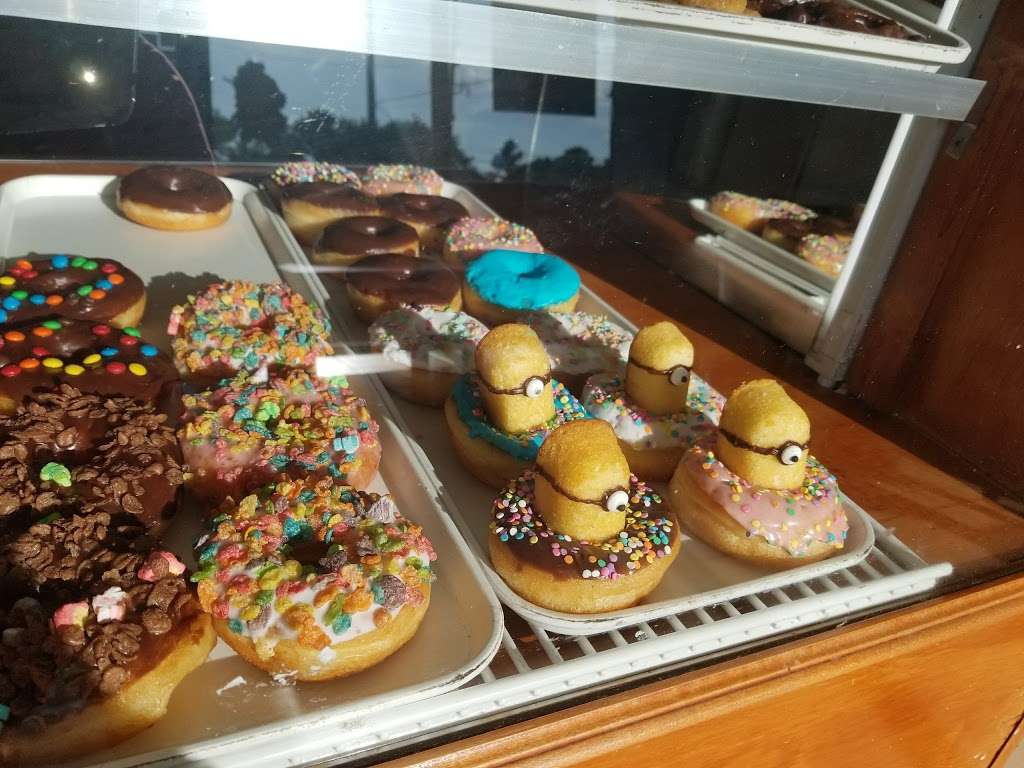 Lalas Donuts | 3207 Greenhouse Rd, Houston, TX 77084, USA | Phone: (281) 599-7322