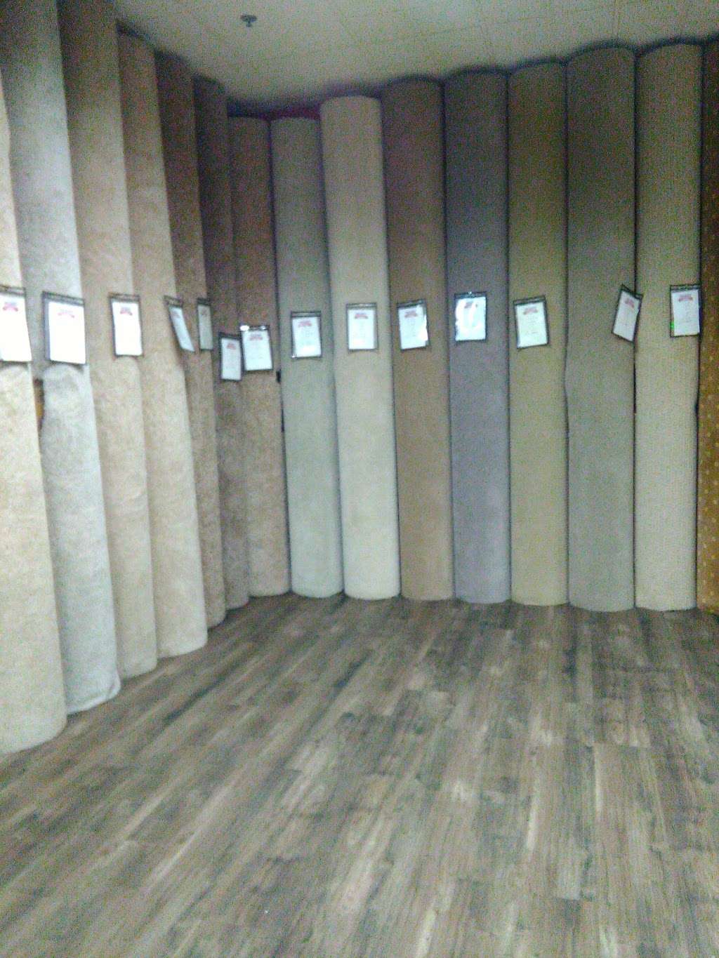 Big Bobs Flooring of Fox Valley | 200 Alder Dr, North Aurora, IL 60542, USA | Phone: (630) 897-9600