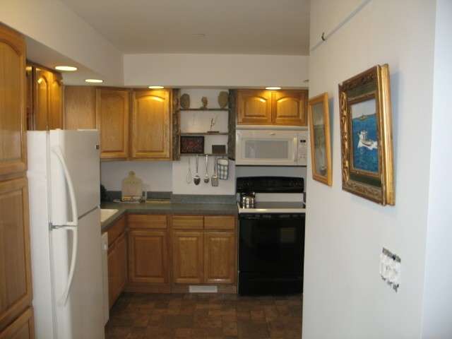 New York City Waterfront Vacation Rentals | 937 Shad Creek Road, Broad Channel, NY 11693, USA | Phone: (917) 346-9539