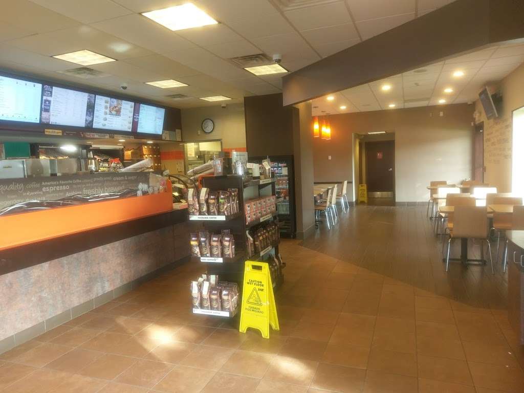 Dunkin | 563 Main St, Medfield, MA 02052, USA | Phone: (508) 242-5587