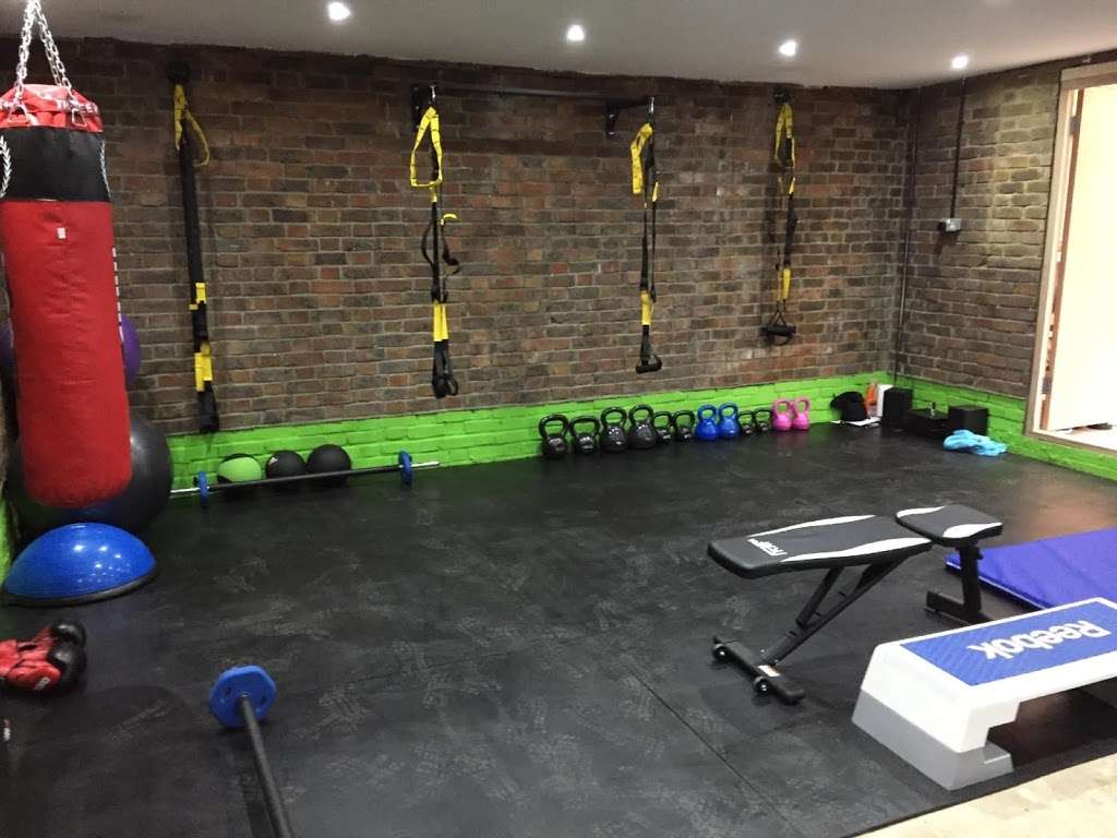 THP Fitness | Conifer Heights Bridle Way, Croydon CR0 5AH, UK | Phone: 07970 627494