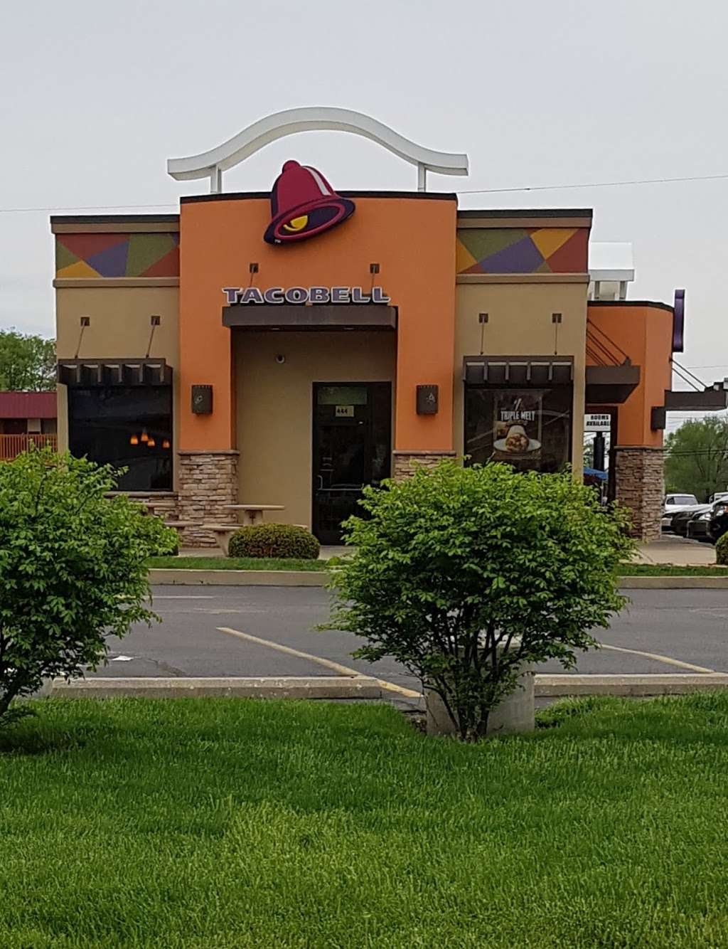 Taco Bell | 444 E Thompson Rd, Indianapolis, IN 46227, USA | Phone: (317) 222-3827