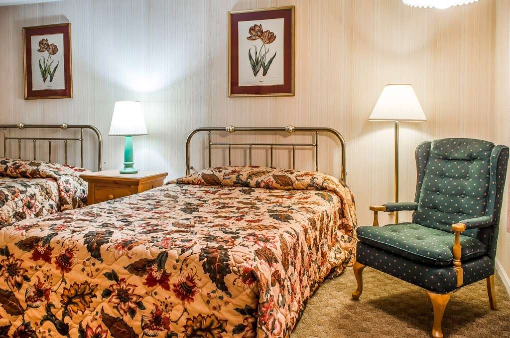 Rodeway Inn | 116 S 7th St, Akron, PA 17501, USA | Phone: (717) 859-1654