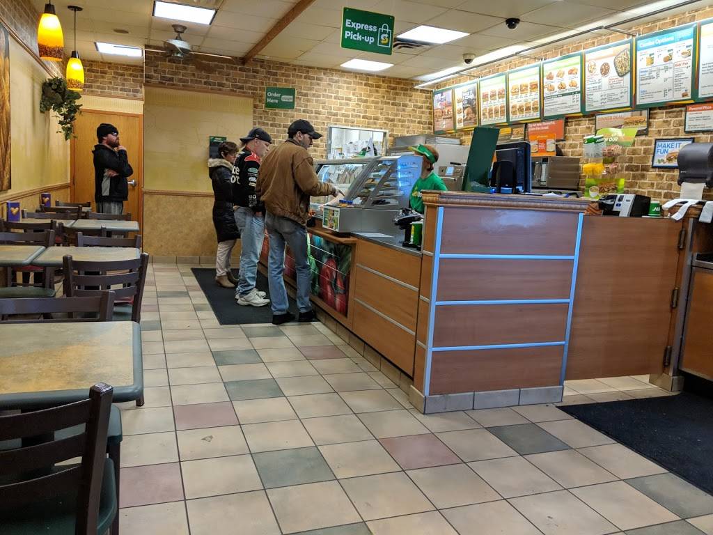 Subway | 4630-4680 Wyandotte St E, Windsor, ON N8Y 1H5, Canada | Phone: (519) 944-2416