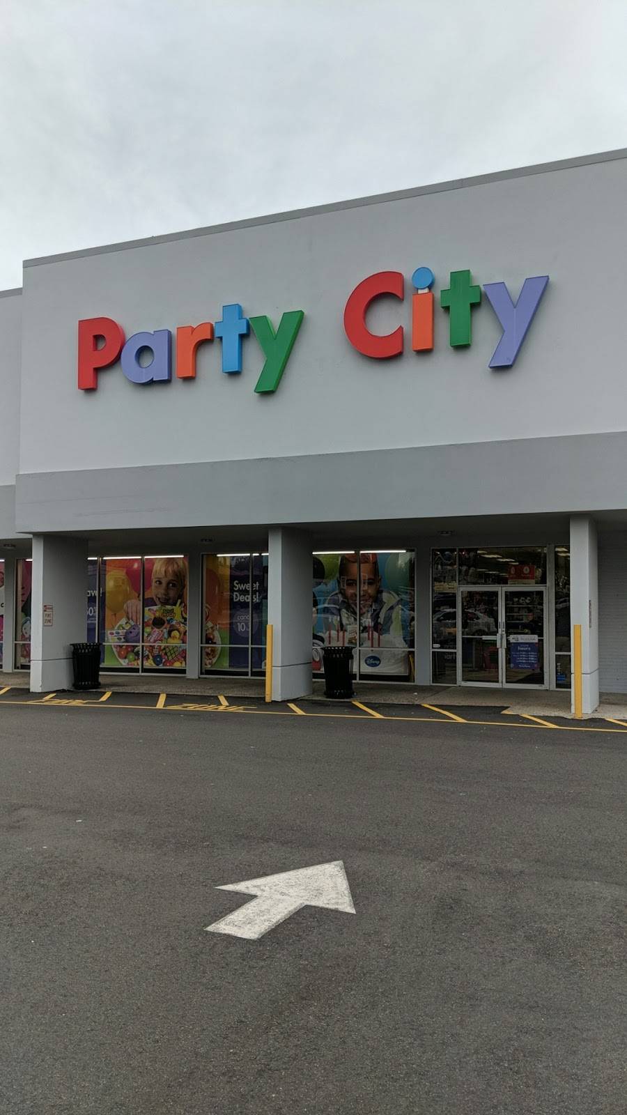 Party City | 1756 US-46, Woodland Park, NJ 07424, USA | Phone: (973) 321-1869