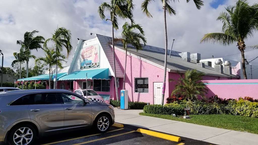 Ellies 50s Diner & Flamingo Ballroom Catering | 2410 N Federal Hwy, Delray Beach, FL 33483, USA | Phone: (561) 276-1570