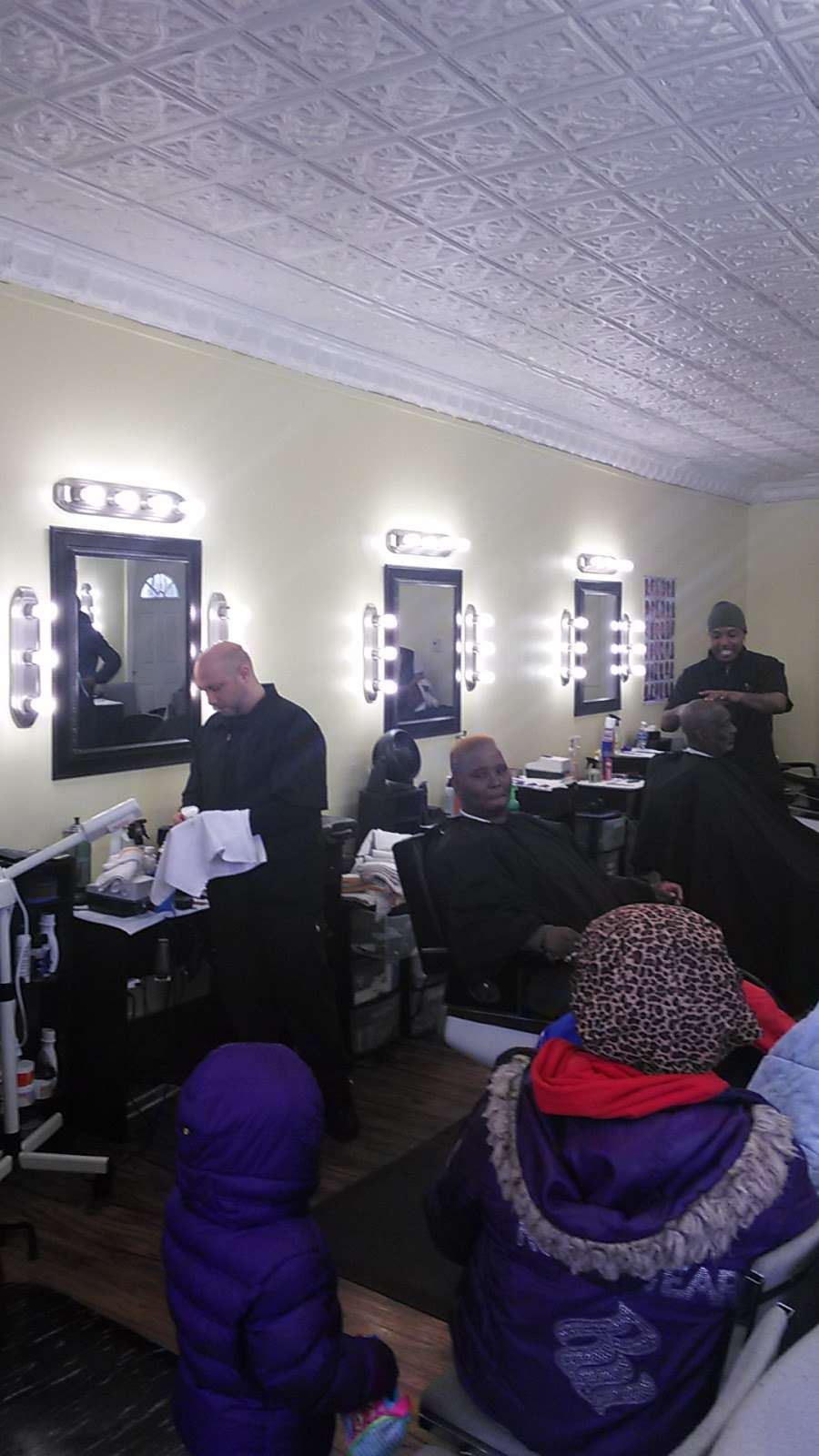 Kingdom of Hair | 1000 W North Ave, Milwaukee, WI 53205, USA | Phone: (414) 539-3790