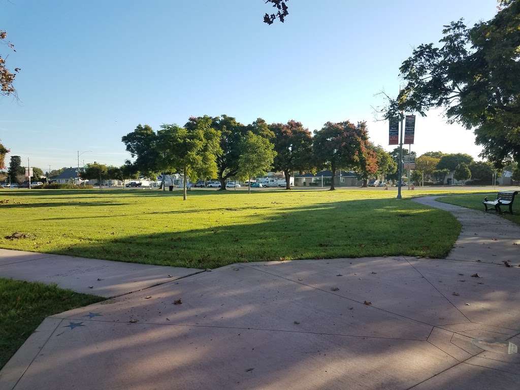 Rosie the Riveter Park and Interpretitive Center | 4900 E Conant St, Long Beach, CA 90808, USA | Phone: (562) 201-1296