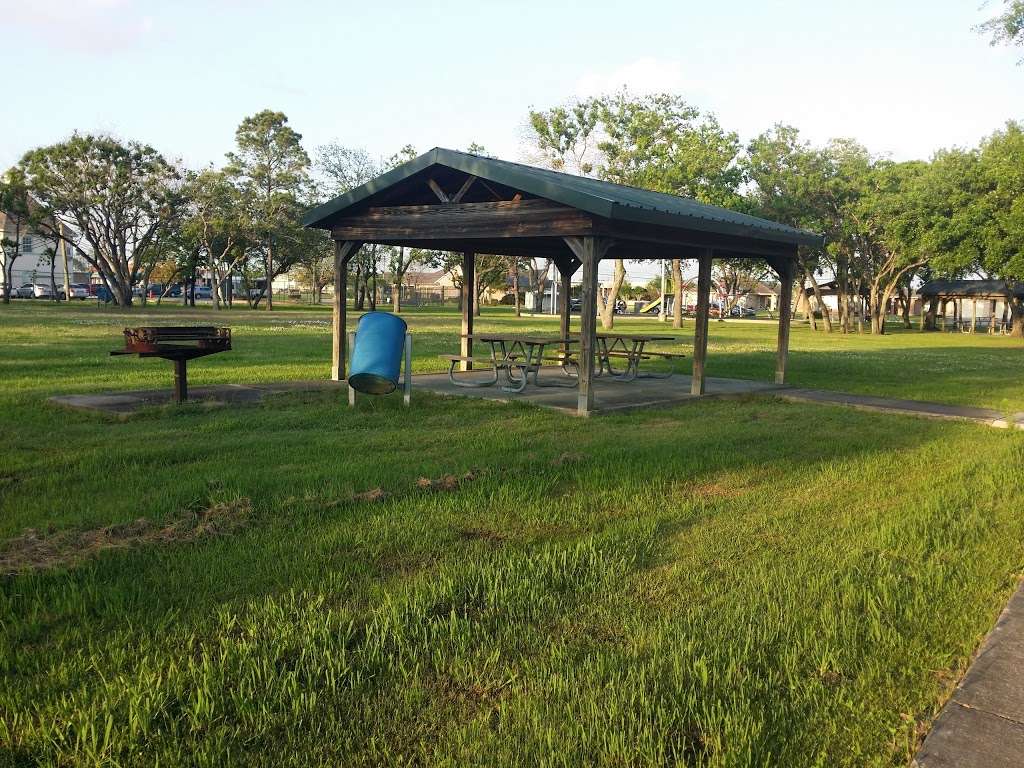 Allenbrook Park | 4111 Allenbrook Dr, Baytown, TX 77521, USA | Phone: (281) 420-6597