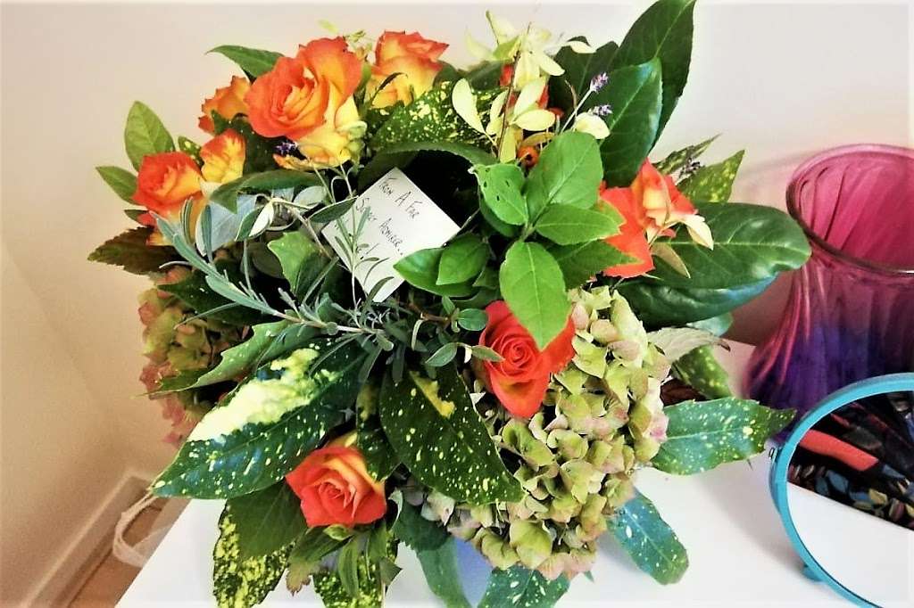 Green Academy Florist | Unit C, Lantern Cl, London, Putney SW15 5QS, UK | Phone: 07480 449369