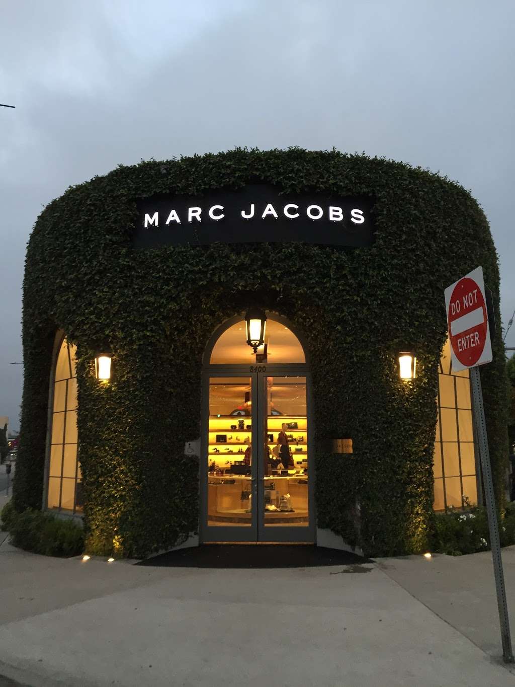 Marc Jacobs | 8400 Melrose Pl, Los Angeles, CA 90069, USA | Phone: (323) 653-5100