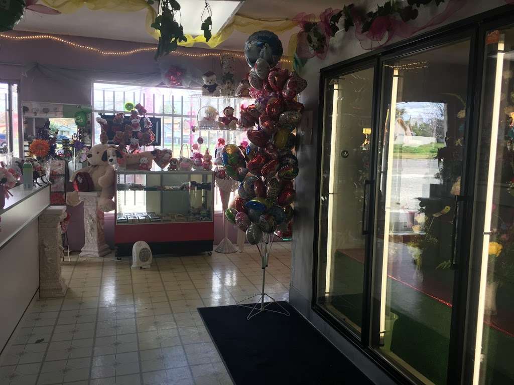 Genis Florist & Gift | 261 Bloomington Ave, Rialto, CA 92376, USA | Phone: (909) 873-9557