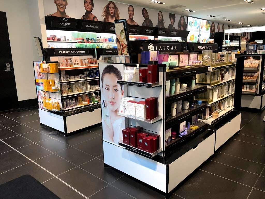 SEPHORA | 1 Garden State Plaza Blvd, Paramus, NJ 07652, USA | Phone: (201) 845-7071